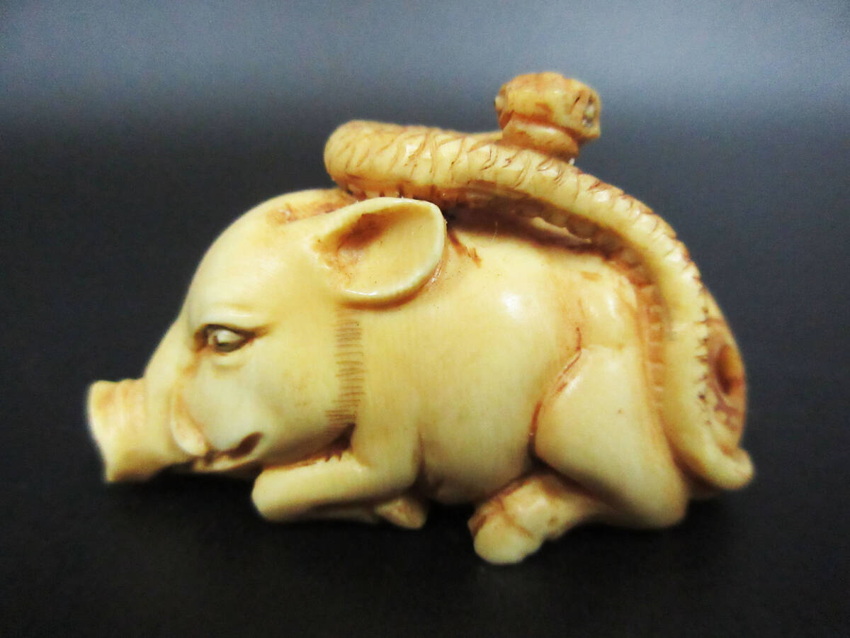 時代提げ物 人物根付 天然素材 在銘【子守お使い】高さ約5.0cm 重さ約24g Yahoo!オークション - A94 時代物 【根付】 在銘 『光山』 高さ