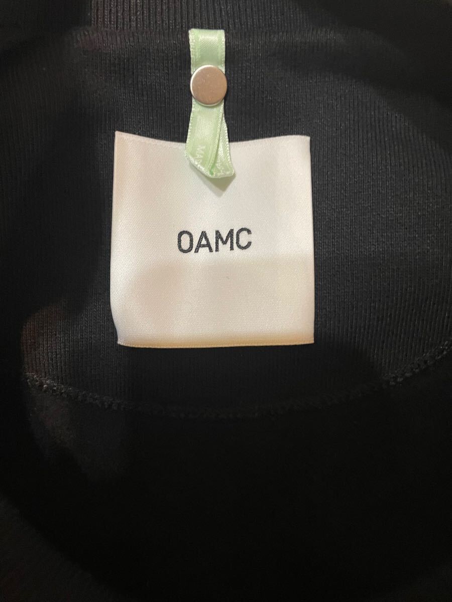 新品 定価63250円『OAMC』21A/WTILT CREWNECKフロント刺繍ロゴクルーネックスウェット オーエーエムシー スウェット L