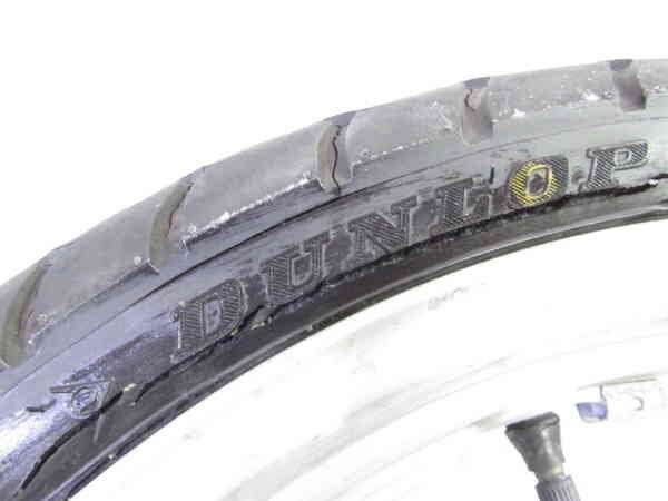 GSX400Sカタナ GK77A 希少!! 溝有タイヤ付 純正 フロント GSX400Sカタナ GK77A 希少!! 溝有タイヤ付 純正 フロント