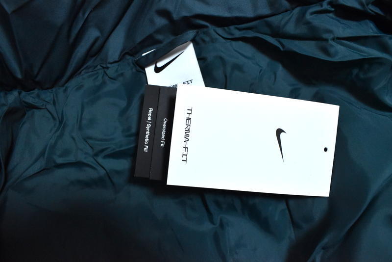 【送料無料】新品 NIKE Therma-FIT レペル サイドライン サッカージャケット XL FB6337-328 中綿 保溫 ベンチコート