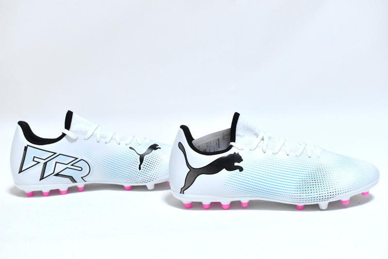 【送料無料】新品 PUMA Future 7 Play MG 26.5cm 107725-01 サッカー スパイク フューチャー マルチグラウンド