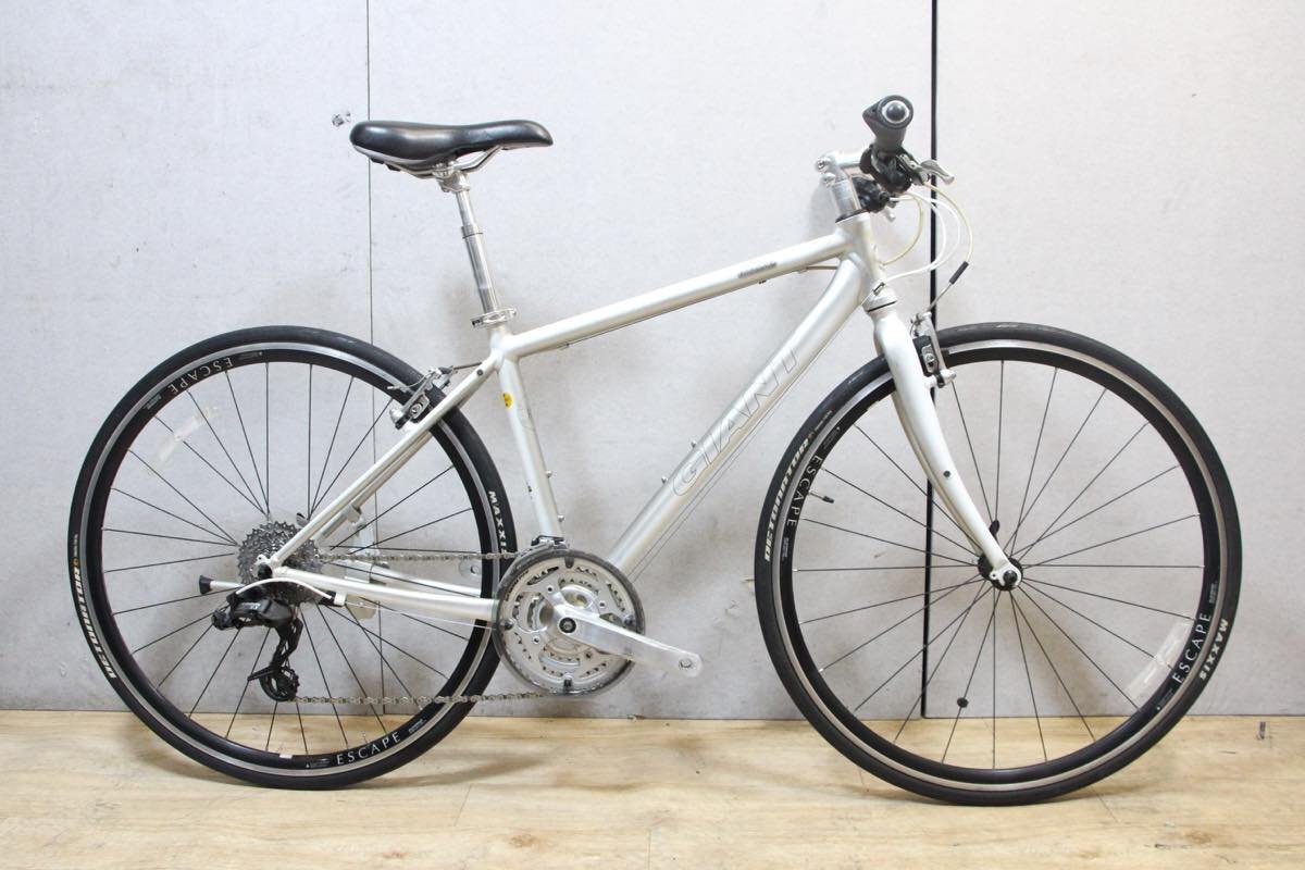 □GIANT Escape R3 ジャイアント クロスバイク SRAM MIX 3X8S □GIANT Escape R3 ジャイアント クロスバイク SRAM MIX 3X8S