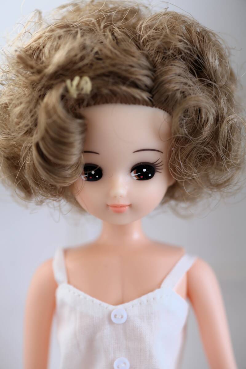 リカちゃんキャッスル　お人形教室スペシャルリカちゃん　アンティークブロンドアフロヘア