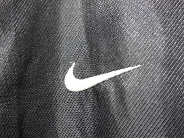 ■0126■ナイキ NIKE ベンチコート S 黒 ●