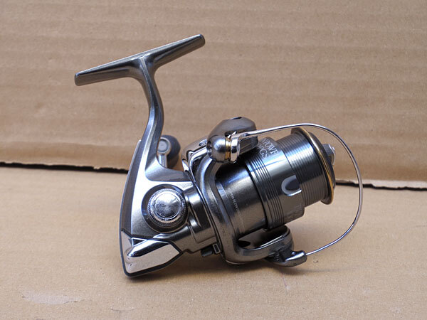 SHIMANO TWIN POWER 1000PGS シマノ　ツインパワー Amazon | シマノ(SHIMANO) スピニングリール 15 ツインパワー