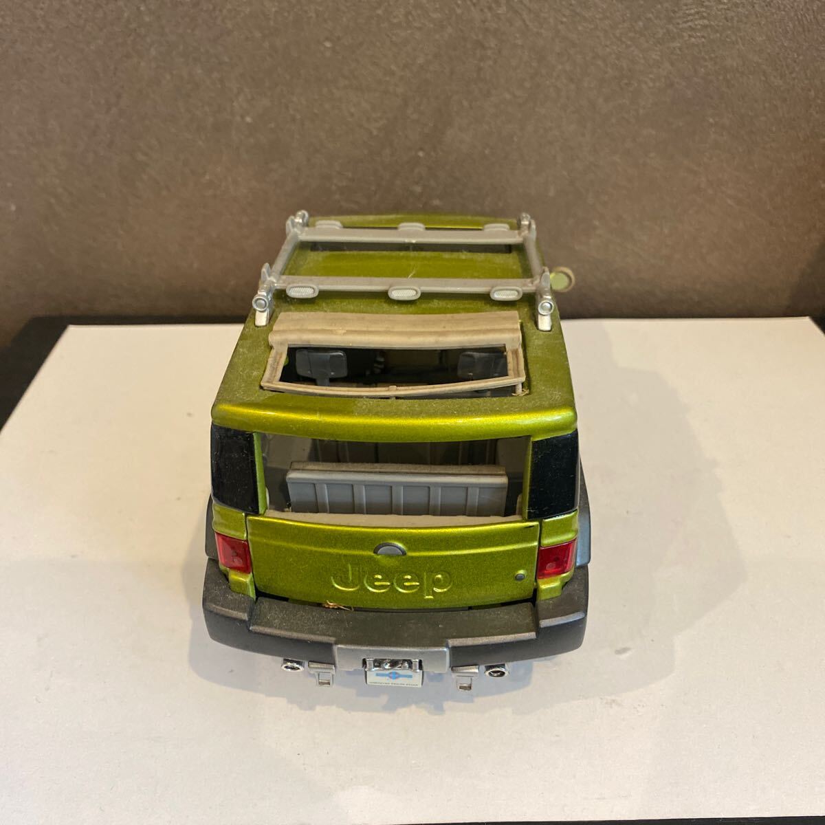 MAISTO マイスト　JEEP RESCUE CONCEPT 1/18 ジープ　 ミニカー