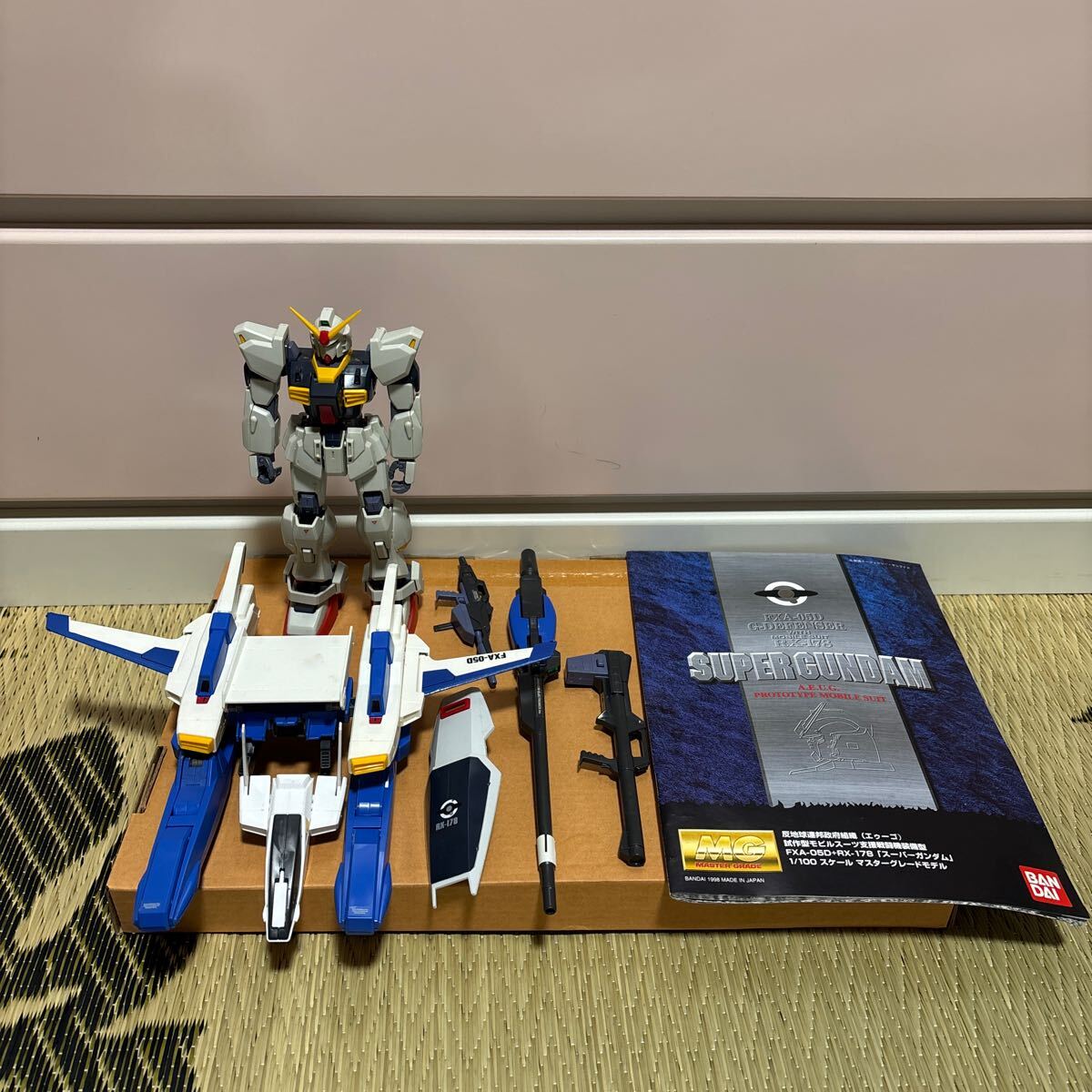 MG スーパーガンダム 完成品 マスターグレード1/100 ガンプラ　ジャンク品