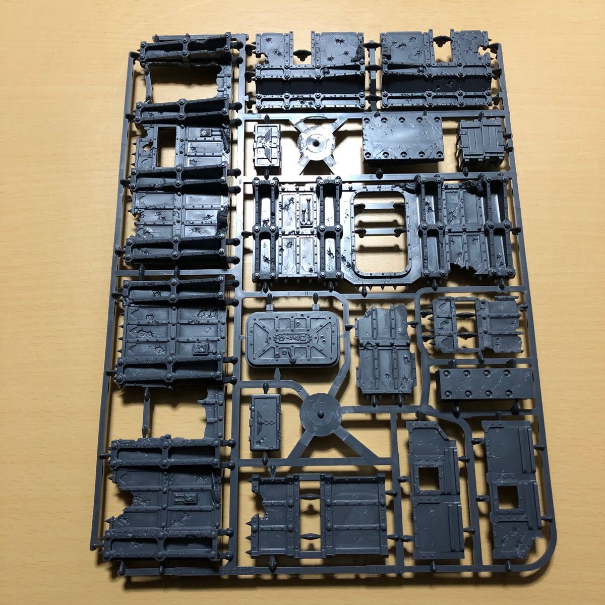 ウォーハンマー WARHAMMER キルチーム　キルゾーン　テレイン　バンカー　防御壁　ブルータル・アンド・カニング付属品　ランナー1枚　即決