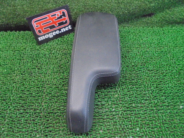 3FM4515 中左)) ホンダ フィット GP5/GP6 前期型 ハイブリッド LPKG 純正 センターコンソールボックス蓋