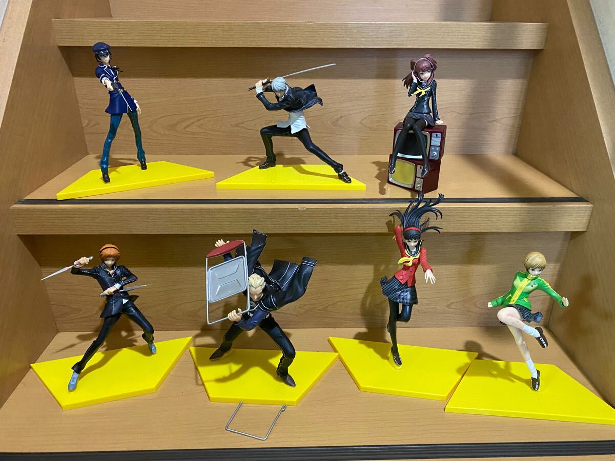 □ドールハウス□3方向壁/ベージュ・白色地小花柄ストライプの居室 □ドールハウス□3方向壁/ベージュ・白色地小花柄ストライプの居室