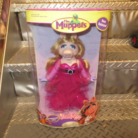 5718円 2006年☆The Muppets☆マペッツ☆Miss Piggy☆ミスピギー 5718円 2006年☆The Muppets☆マペッツ☆Miss Piggy☆ミスピギー