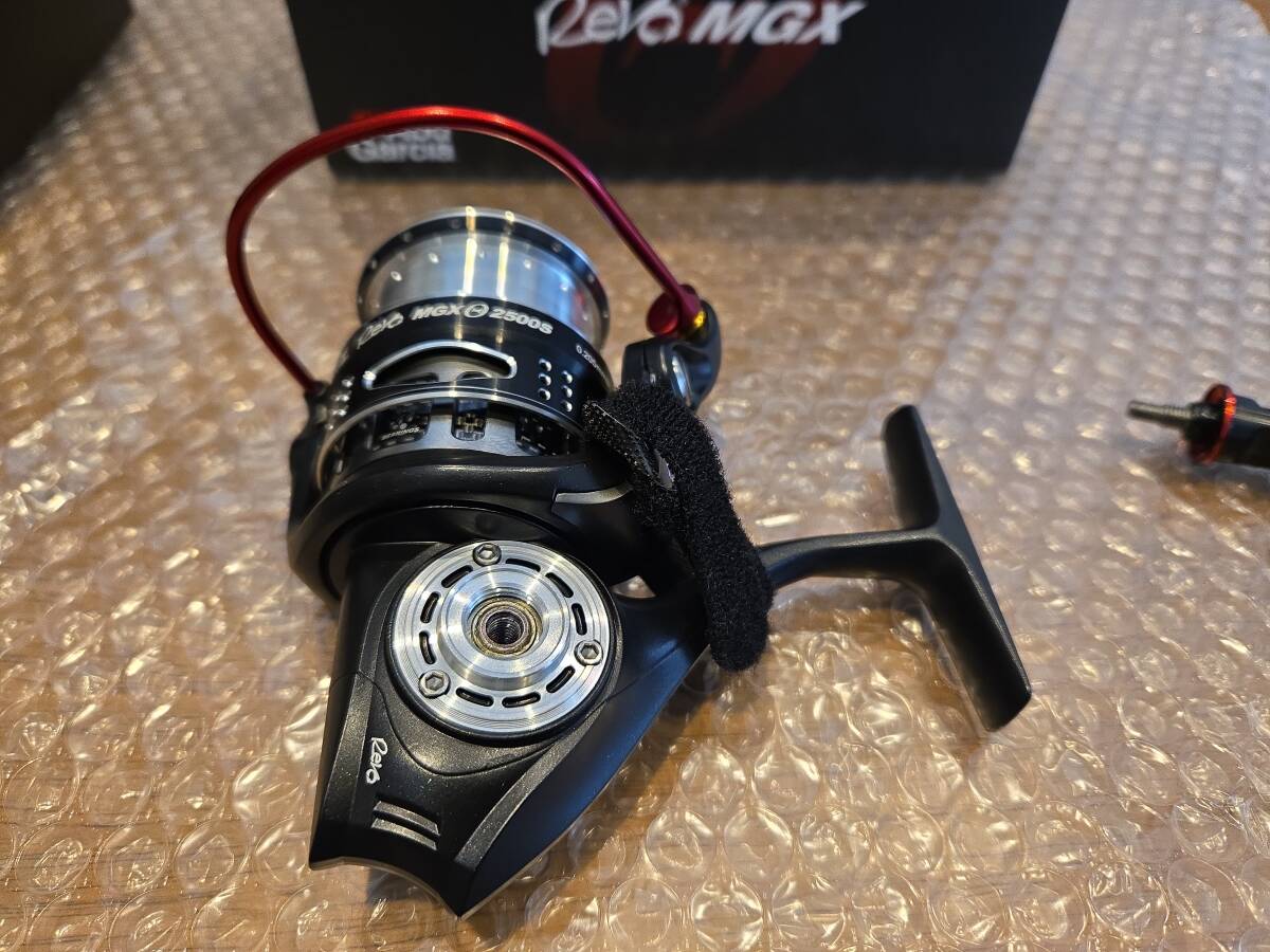 アブガルシア レボ エムジーエックス シータ REVO MGX THETA 2500S 未使用