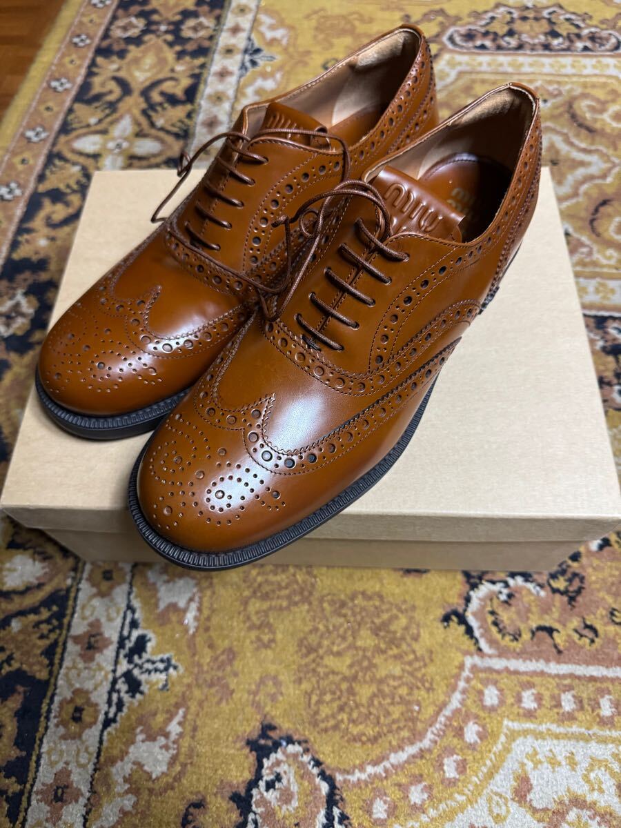 miumiu Church チャーチ ウイングチップ 革靴 レザーシューズ miumiu Church チャーチ ウイングチップ 革靴 レザーシューズ
