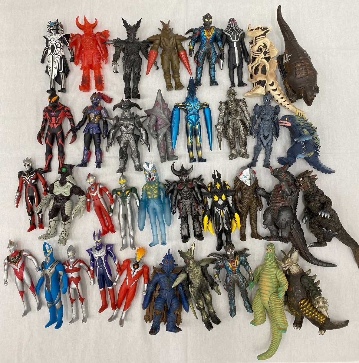 10YM白10004F】☆1円スタート☆ウルトラマン☆ウルトラ怪獣 10YM白10004F】☆1円スタート☆ウルトラマン☆ウルトラ怪獣