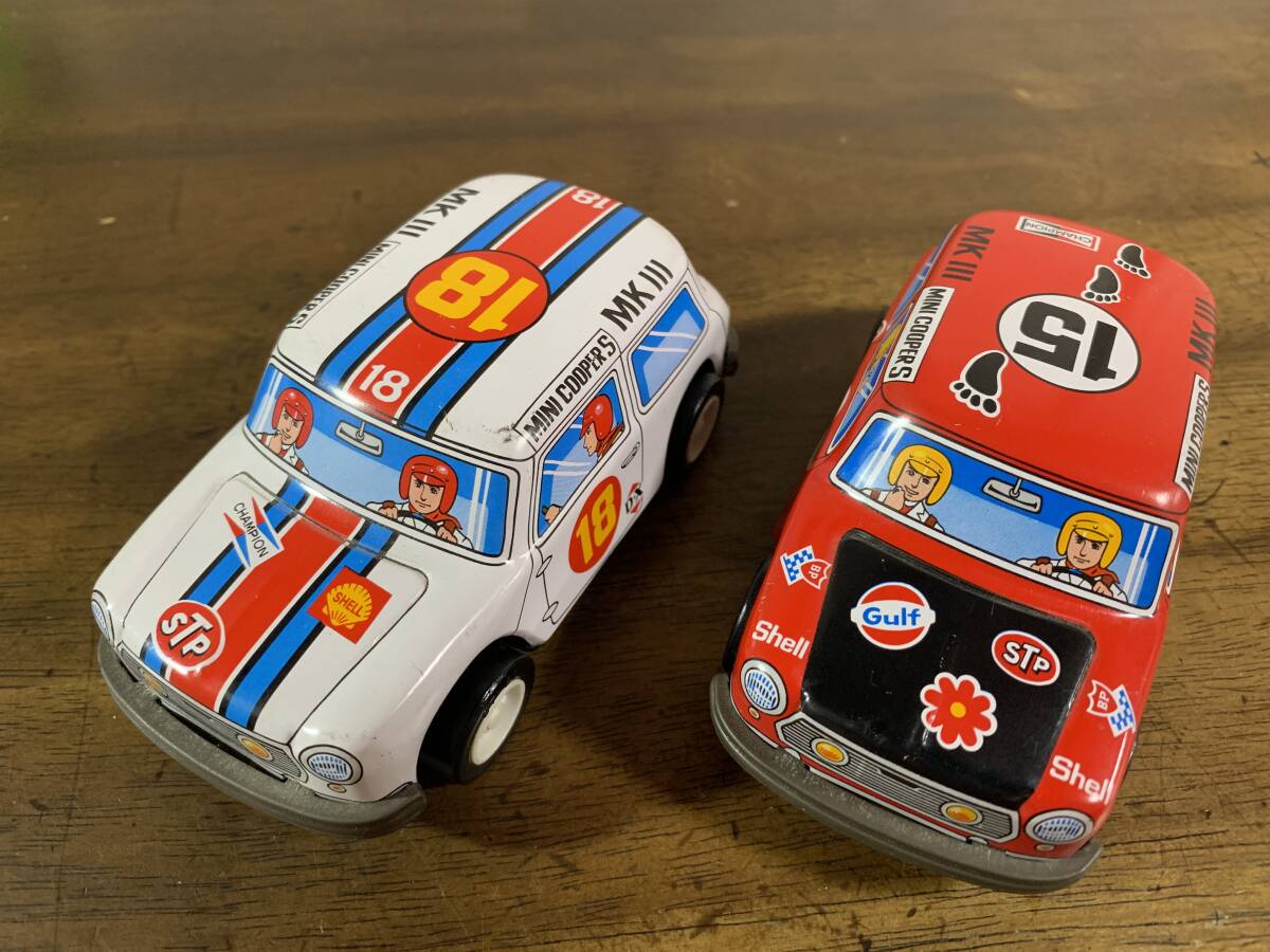 ☆　ミニクーパー　ブリキのおもちゃ MINI COOPER S MK Ⅲ 赤色、白色 ２台セット
