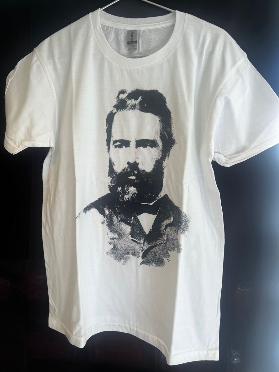作家 ハーマンメルヴィル Tシャツ