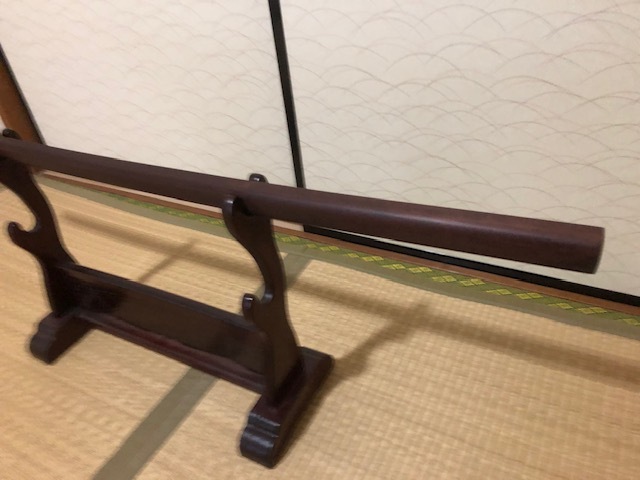 鉄刀木(ミャンマー産) 木刀 木剣 全長約103cm 重量約898g 杢目 鉄刀木(ミャンマー産) 木刀 木剣 全長約103cm 重量約898g 杢目