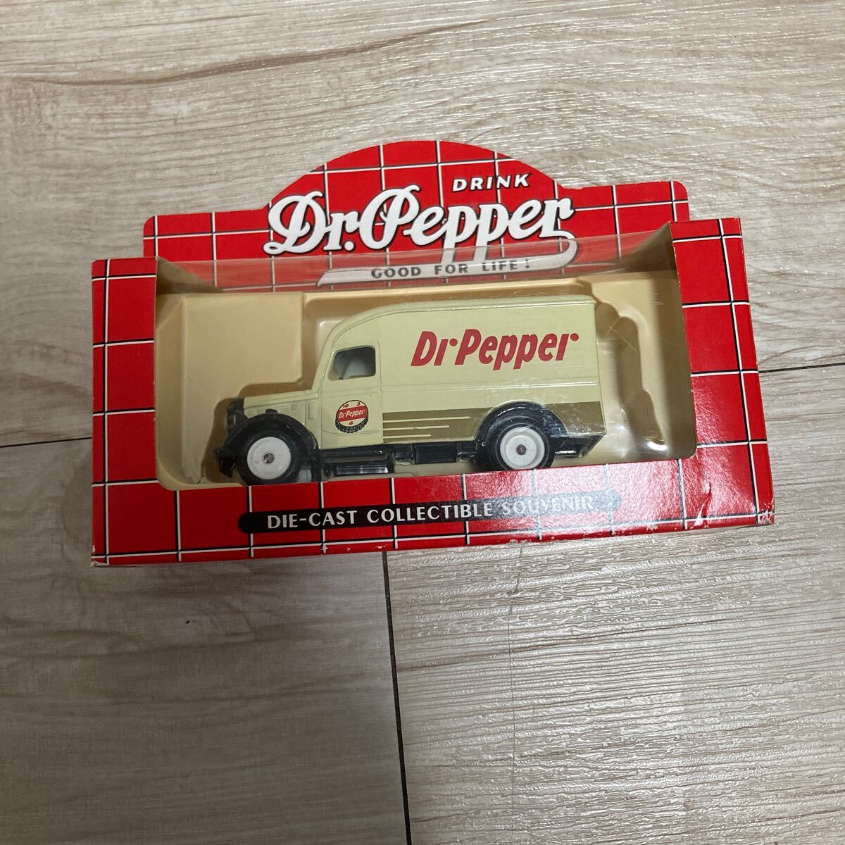 イギリス製　ドクターペッパーのミニカー　ダイキャストカー　レトロ　2