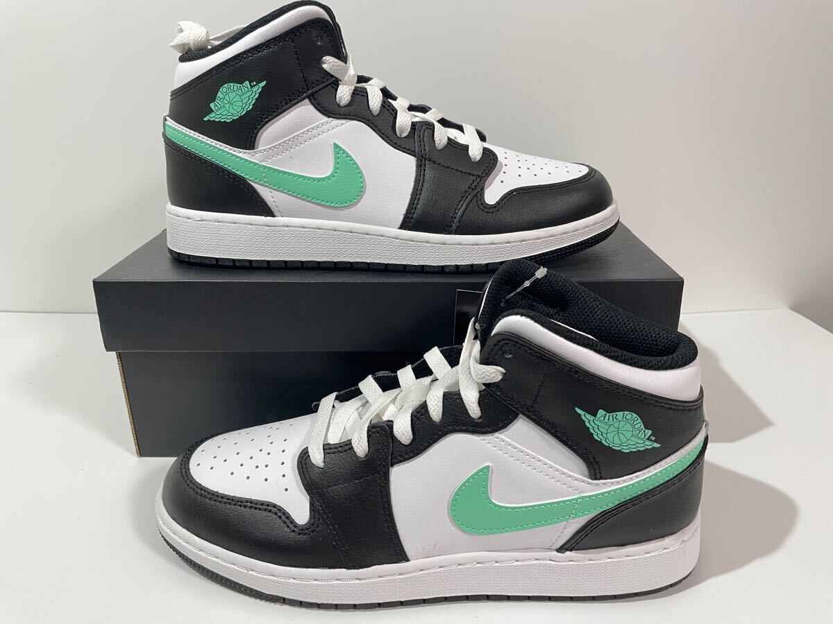 新品 ラスト1点】24㎝ NIKE AIR JORDAN 1 MID GSナイキ エア 新品 ラスト1点】24㎝ NIKE AIR JORDAN 1 MID GSナイキ エア