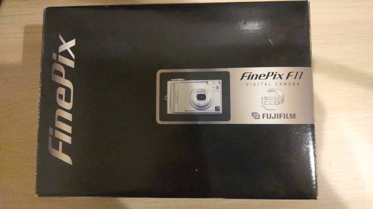 Fine Pix F11　新品