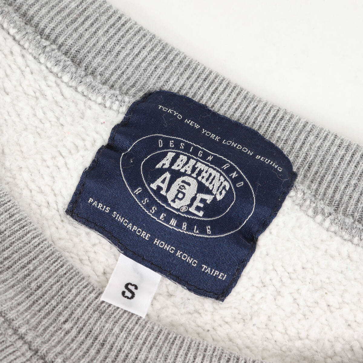 A BATHING APE ア ベイシング エイプ スウェット サイズ:S / BAPE パネルロゴ クルーネック スウェットシャツ / グレー / トレーナー