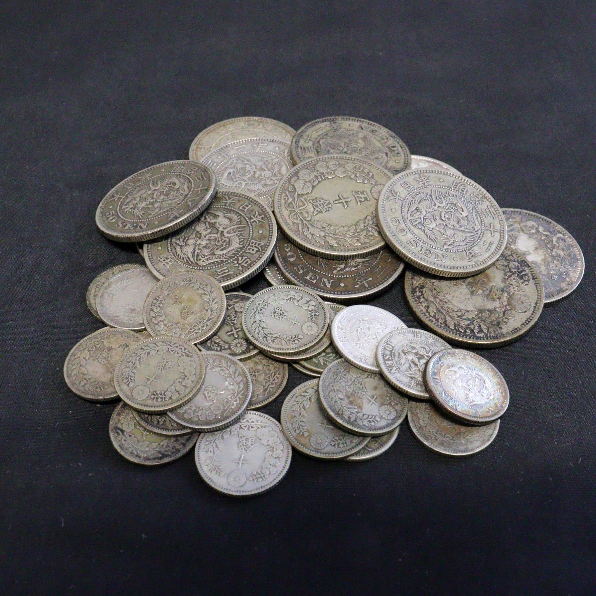 竜10銭銀貨 明治24年,27年,29年,30年,38年,39年/竜50銭銀貨 31年~38年/計38枚 ※明細有り 日本古銭◇おたからや【x-B51636】同梱-1(10銭)|売買されたオークション情報、Yahoo!オークション(旧ヤフオク!) の商品情報をアーカイブ公開 - オークファン(aucfan.com) 竜10銭銀貨 明治24年,27年,29年,30年,38年,39年/竜50銭銀貨 31年~38年/計38枚 ※明細有り 日本古銭◇おたからや【x-B51636】同梱-1(10銭)|売買されたオークション情報、Yahoo!オークション(旧ヤフオク!) の商品情報をアーカイブ公開 - オークファン(aucfan.com)