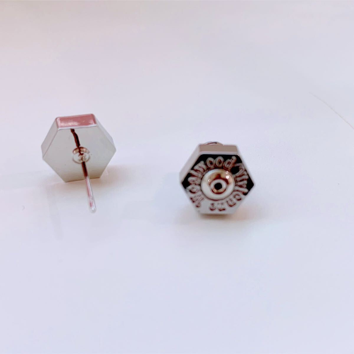 ヴィヴィアンウエストウッド ボルトピアス 片耳用ピアス ヴィヴィアンウエストウッド ボルトピアス 片耳用ピアス