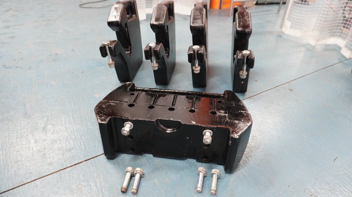 富山 クボタ 中古 純正 トラクターウエイト (41) 25Kg4個 富山 クボタ 中古 純正 トラクターウエイト (41) 25Kg4個