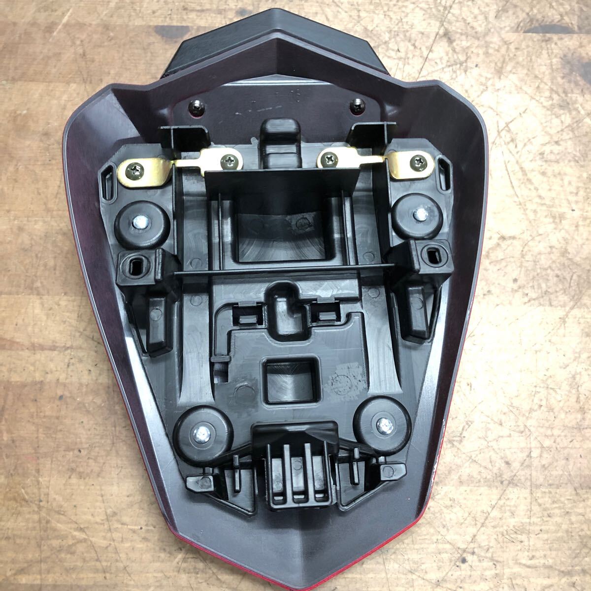 △ YZF-R1 RN24J-001?外し シングルシートカウル