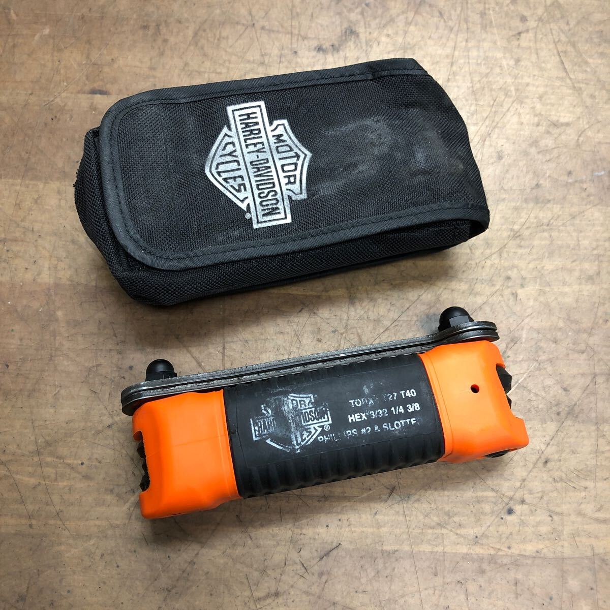 △Harley-Davidson FLD ダイナ 純正車(chē)載工具