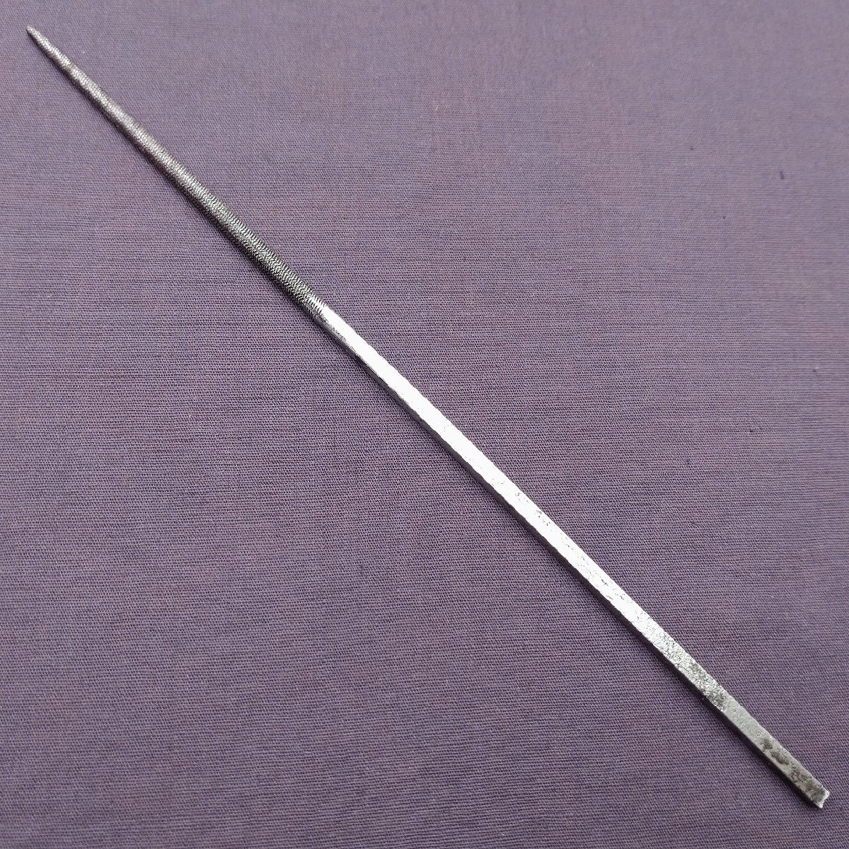 鉄工鑢 全長約184㎜ 幅約3㎜ 細丸鑢 鉄工ヤスリ 鑢 やすり ヤスリ 工具 【7573】