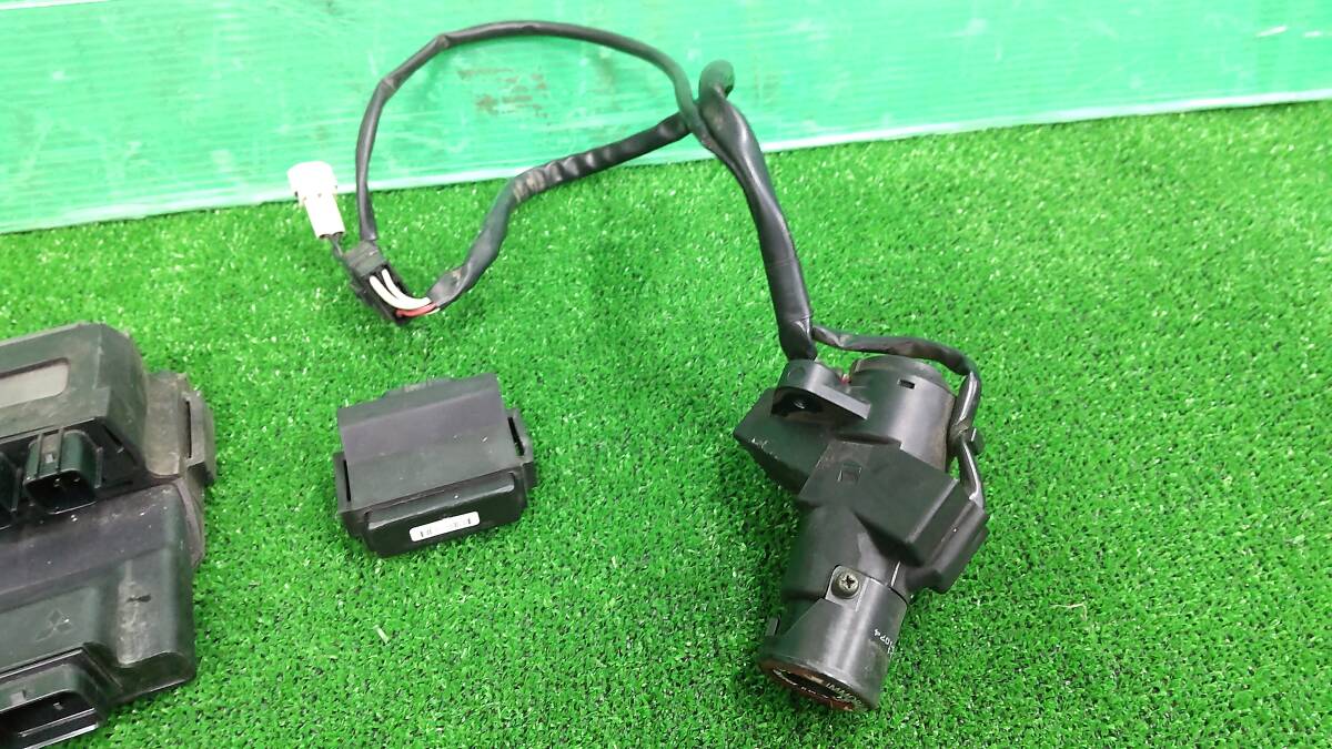 カワサキ ZX-10R ZXT00C キー セット キー シリンダー ECU ZX 10 カワサキ ZX-10R ZXT00C キー セット キー シリンダー ECU ZX 10