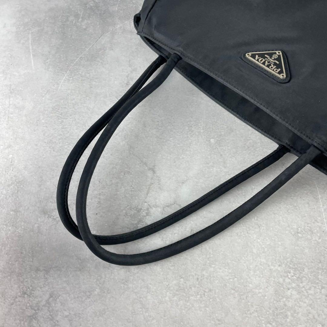 美品PRADA バンド トートバッグ ナイロン 三角ロゴ ブラック 大 美品PRADA バンド トートバッグ ナイロン 三角ロゴ ブラック 大