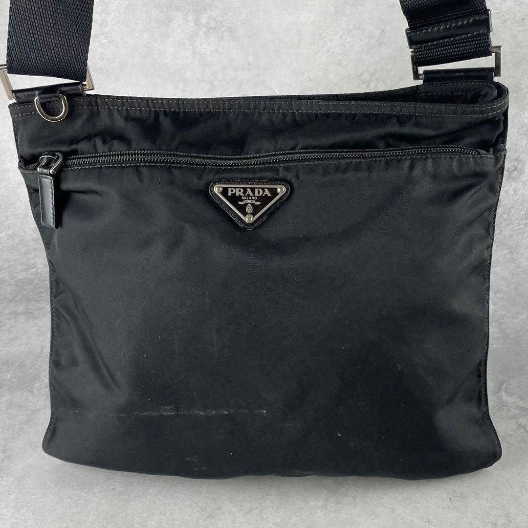 美品 PRADA ショルダーバッグ ポシェット ナイロン 三角ロゴ 美品 PRADA ショルダーバッグ ポシェット ナイロン 三角ロゴ