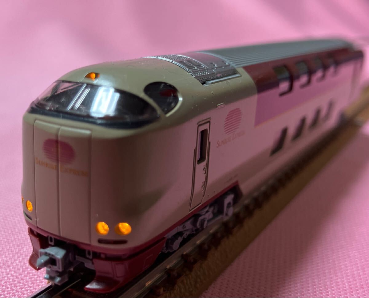 【中古鉄道模型・先頭車両のみ】KATO「クハネ285-3001《サンライズエクスプレス》10-387 7両セットバラシ　ライト点灯しました　Nゲージ_画像1