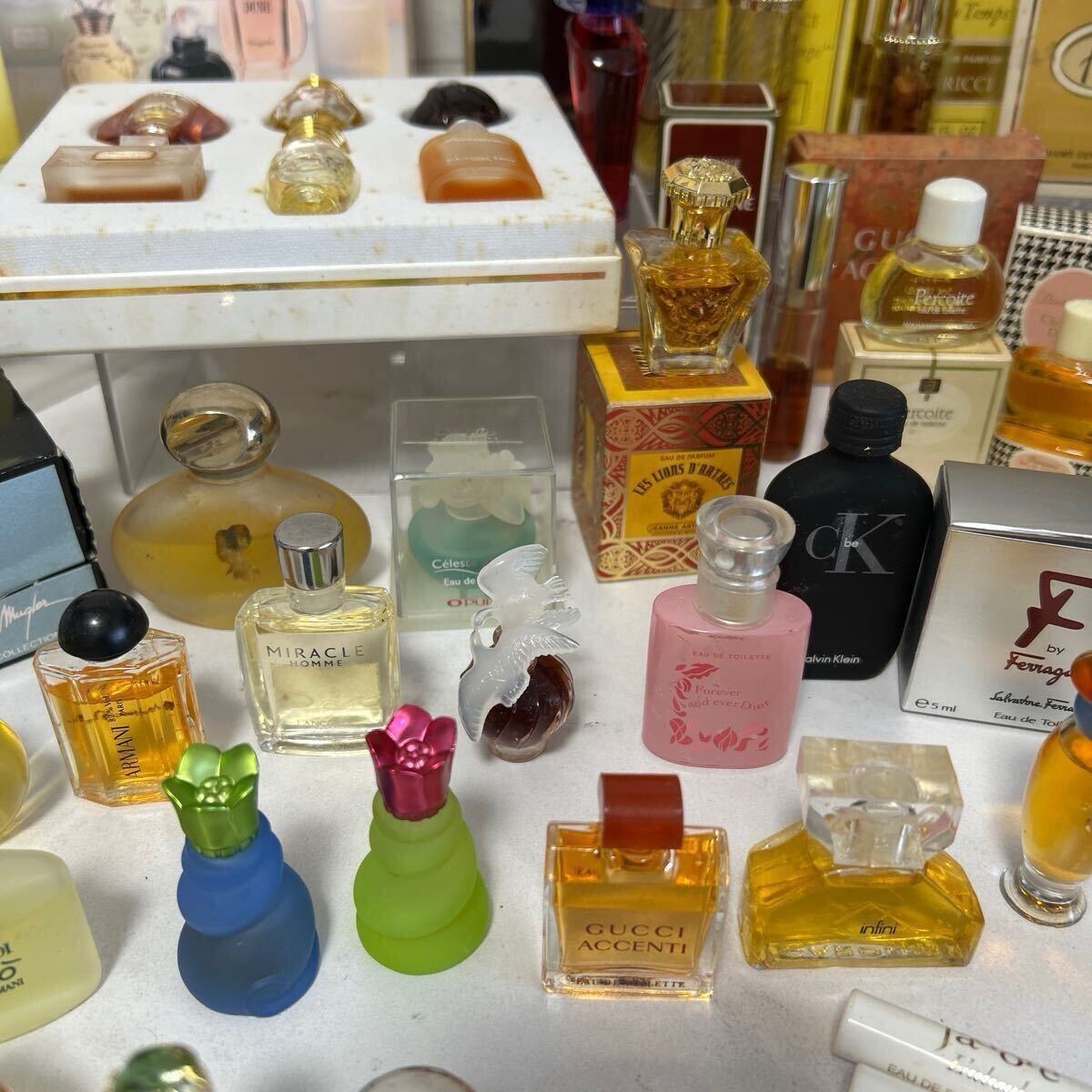 1円〜ミニ香水まとめフレグランス CHANEL DIOR HERMES ARMANI 1円〜ミニ香水まとめフレグランス CHANEL DIOR HERMES ARMANI