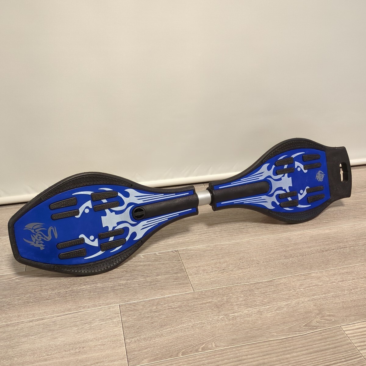 NA431 Flash Wheel Dragon BLUE ブレイブボード ブルー_画像1