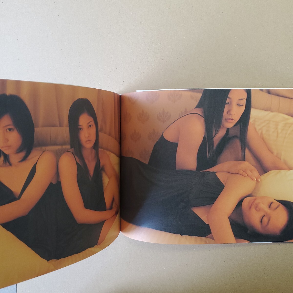 Amazon.co.jp: 堀北真希 黒木メイサ 2名直筆サイン入 写真集 Amazon.co.jp: 堀北真希 黒木メイサ 2名直筆サイン入 写真集