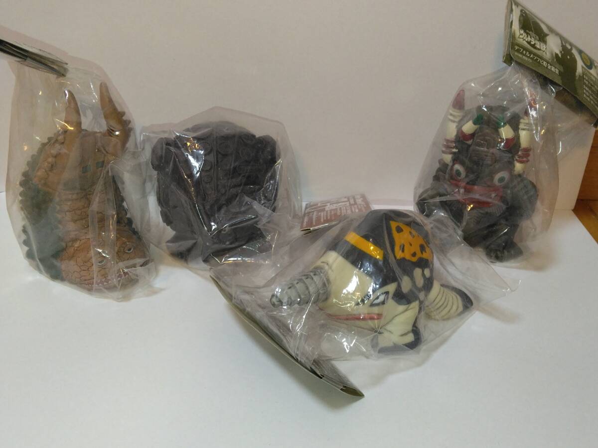 ウルトラ怪獣　デフォルメソフビ貯金箱　全4種　未開封品です。