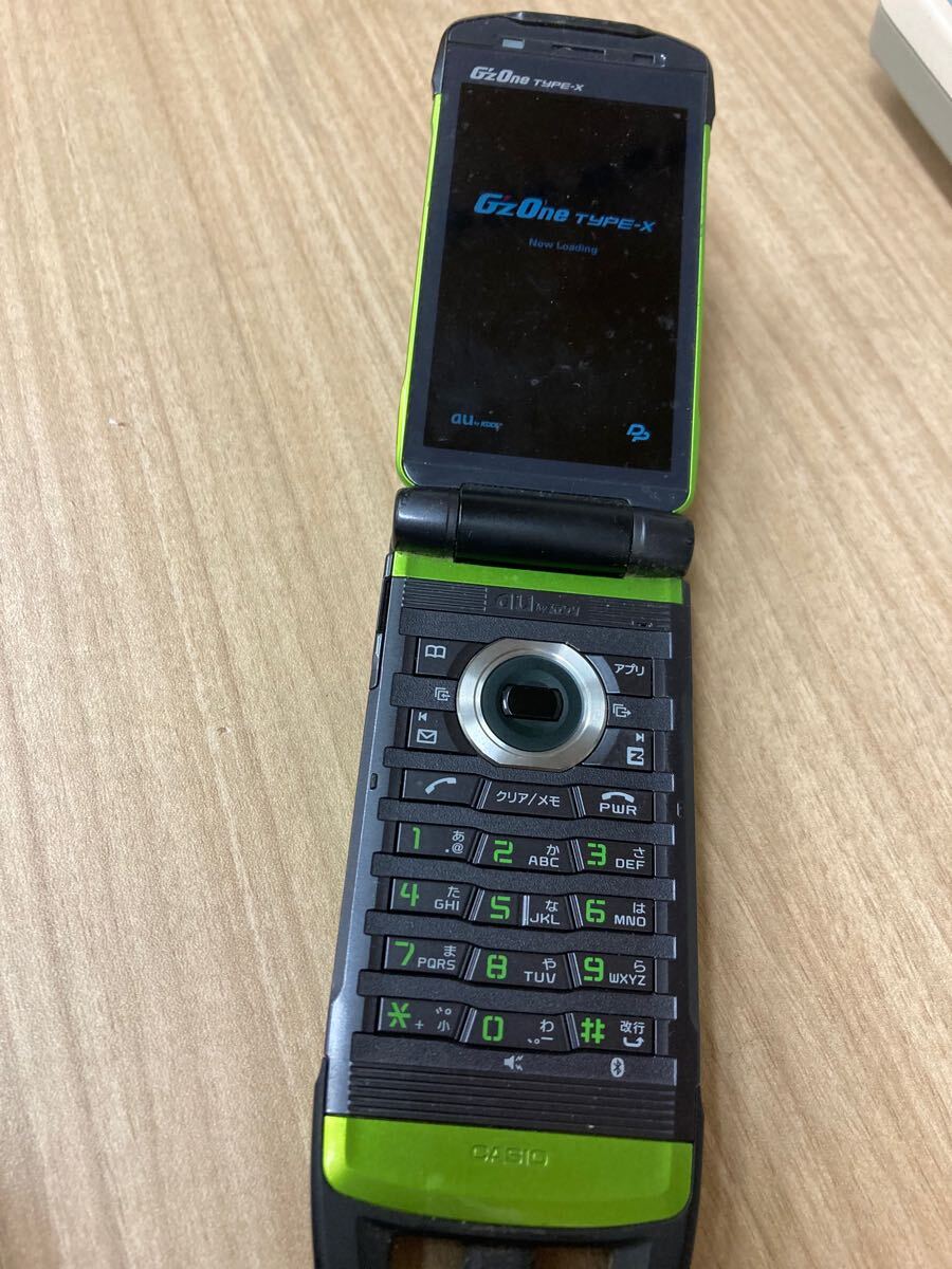 au 携帯電話 Gz One CDMACAY01 TORQUE X01 KYF33 レッド KYF33 au 携帯電話 Gz One CDMACAY01 TORQUE X01 KYF33 レッド KYF33