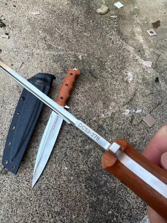 Y8 高品質 アウトドアナイフ 薪割り シース付き 刃厚5.5mm Y8 高品質 アウトドアナイフ 薪割り シース付き 刃厚5.5mm