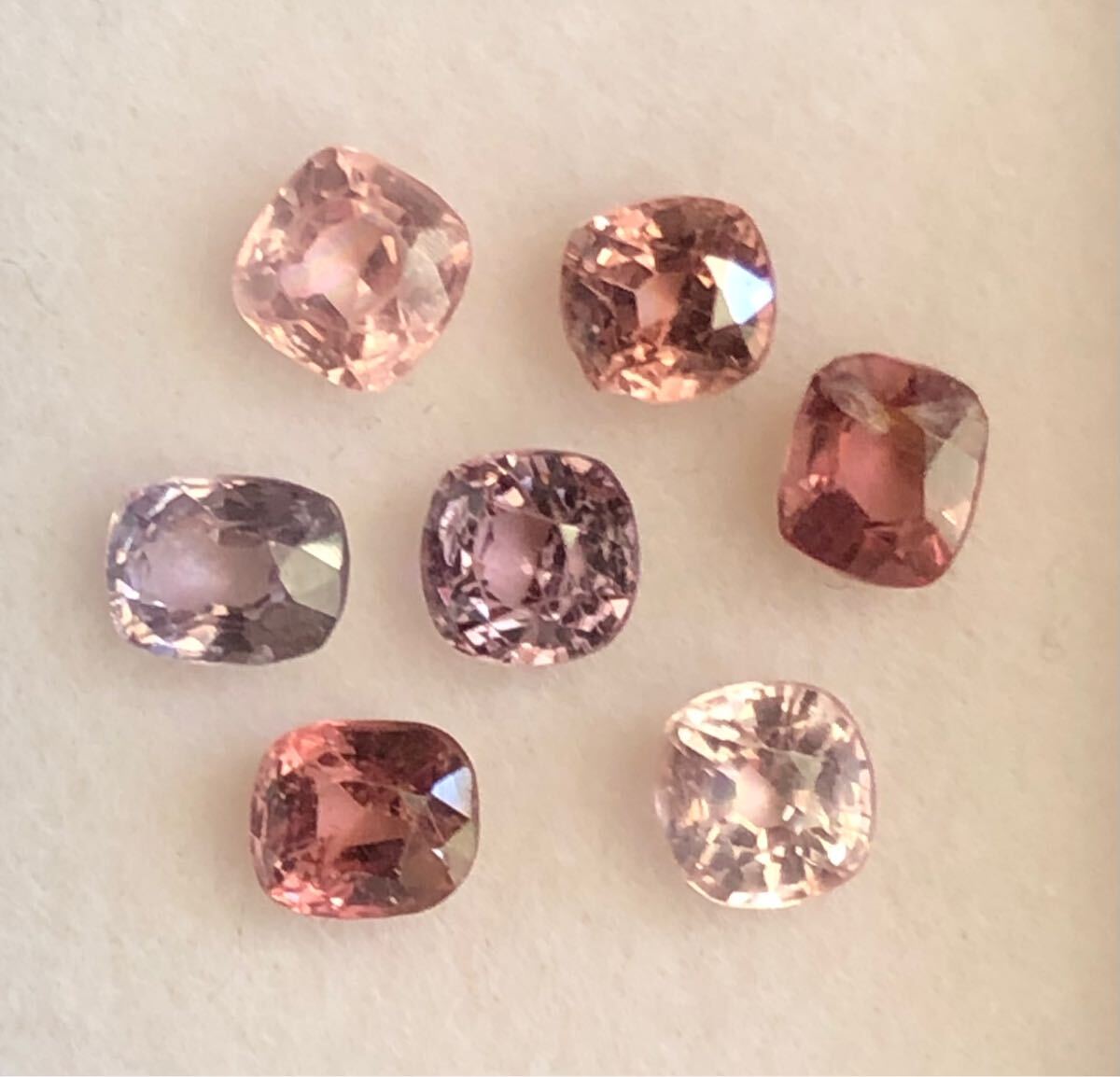 天然スピネル ルース 2 ct 、 7 pc セット