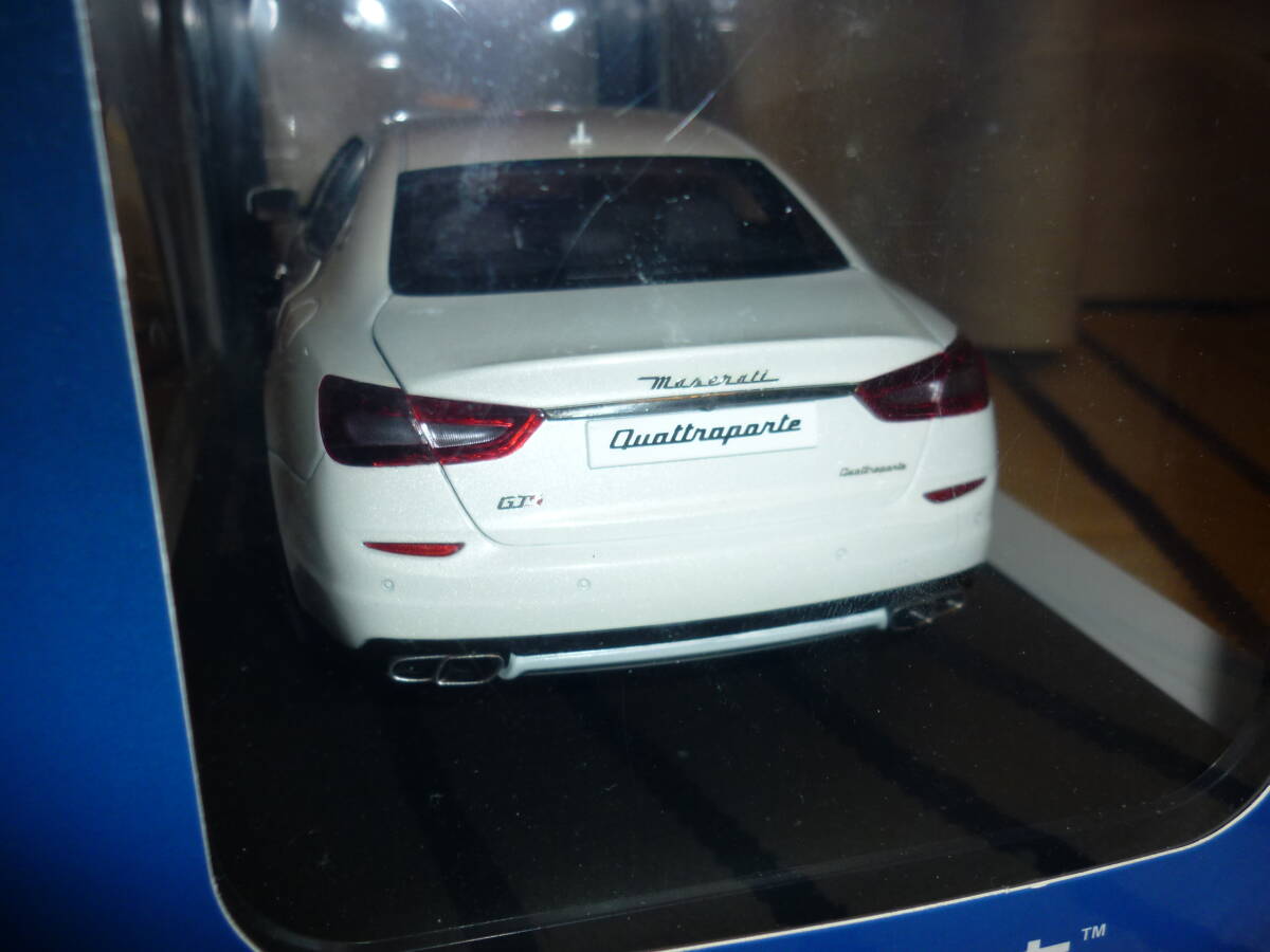 Auto Art 1/18 Maserati Cuatro Porte GTS белый