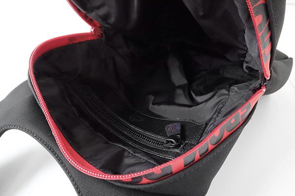 MONCLER ◆ PASCAL BOLSA ショルダーバッグ 黒 ナイロン ファスナーロゴ 斜め掛け可 ユニセックス モンクレール ◆ES15