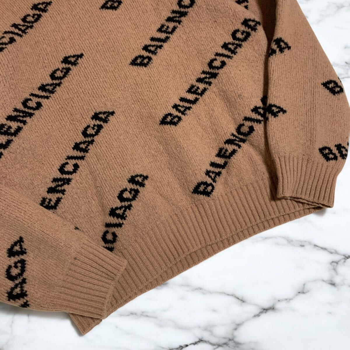 美品 バレンシアガ 【圧巻のデザイン】 BALENCIAGA パーカー スウェット トレーナー ビックロゴ プルオーバー メンズ ブラック サイズM