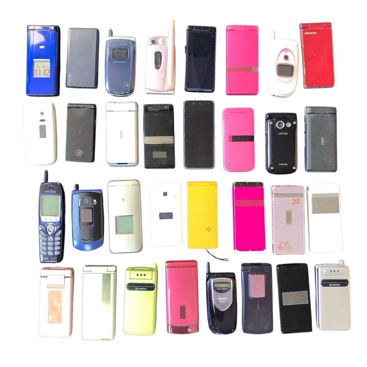 まとめ売り】 携帯電話 32点セット ガラケー ケータイ まとめ売り】 携帯電話 32点セット ガラケー ケータイ