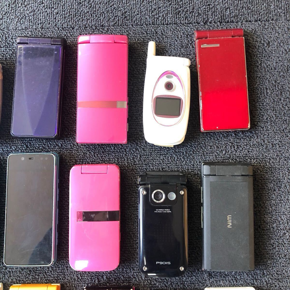 まとめ売り】 携帯電話 32点セット ガラケー ケータイ まとめ売り】 携帯電話 32点セット ガラケー ケータイ