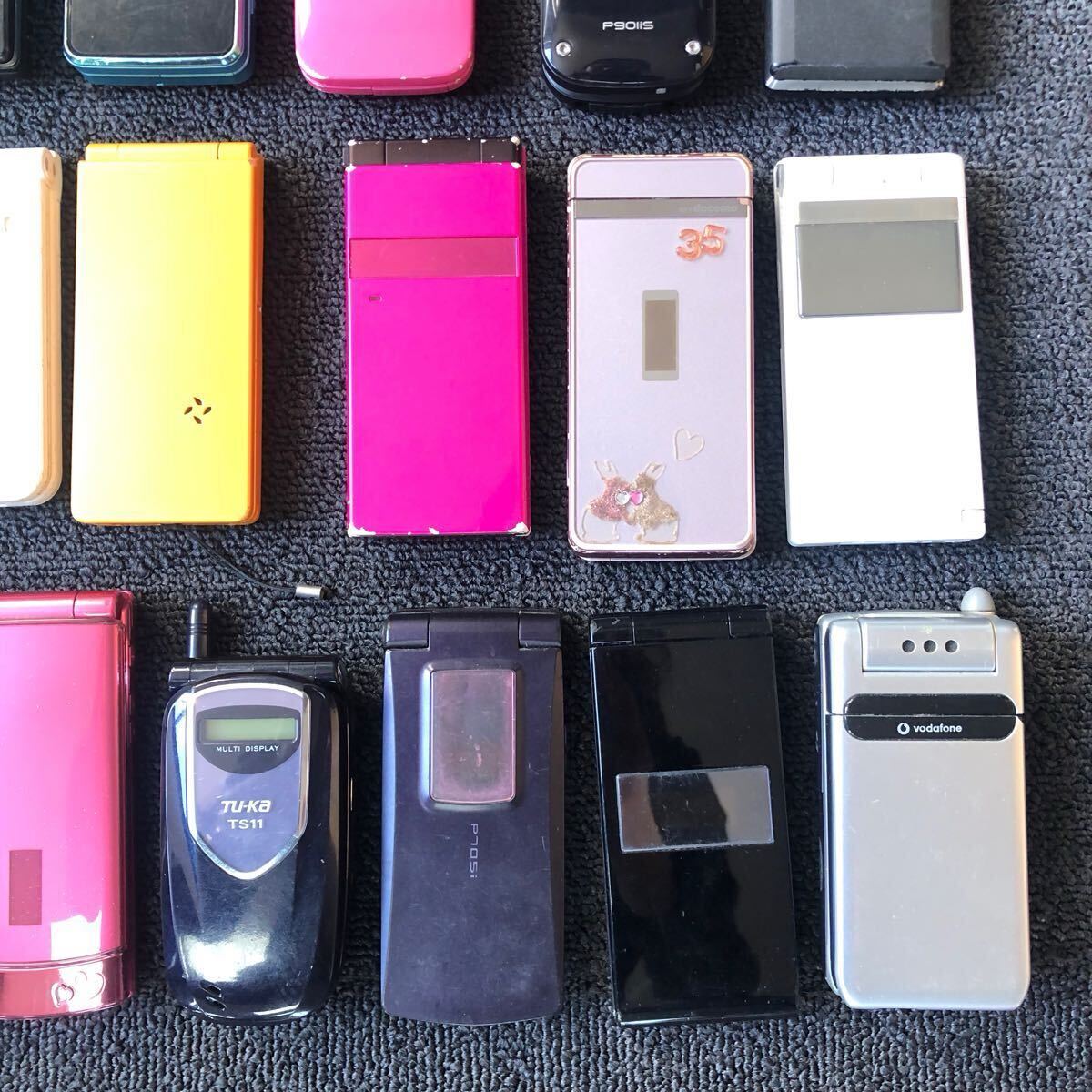 まとめ売り】 携帯電話 32点セット ガラケー ケータイ まとめ売り】 携帯電話 32点セット ガラケー ケータイ