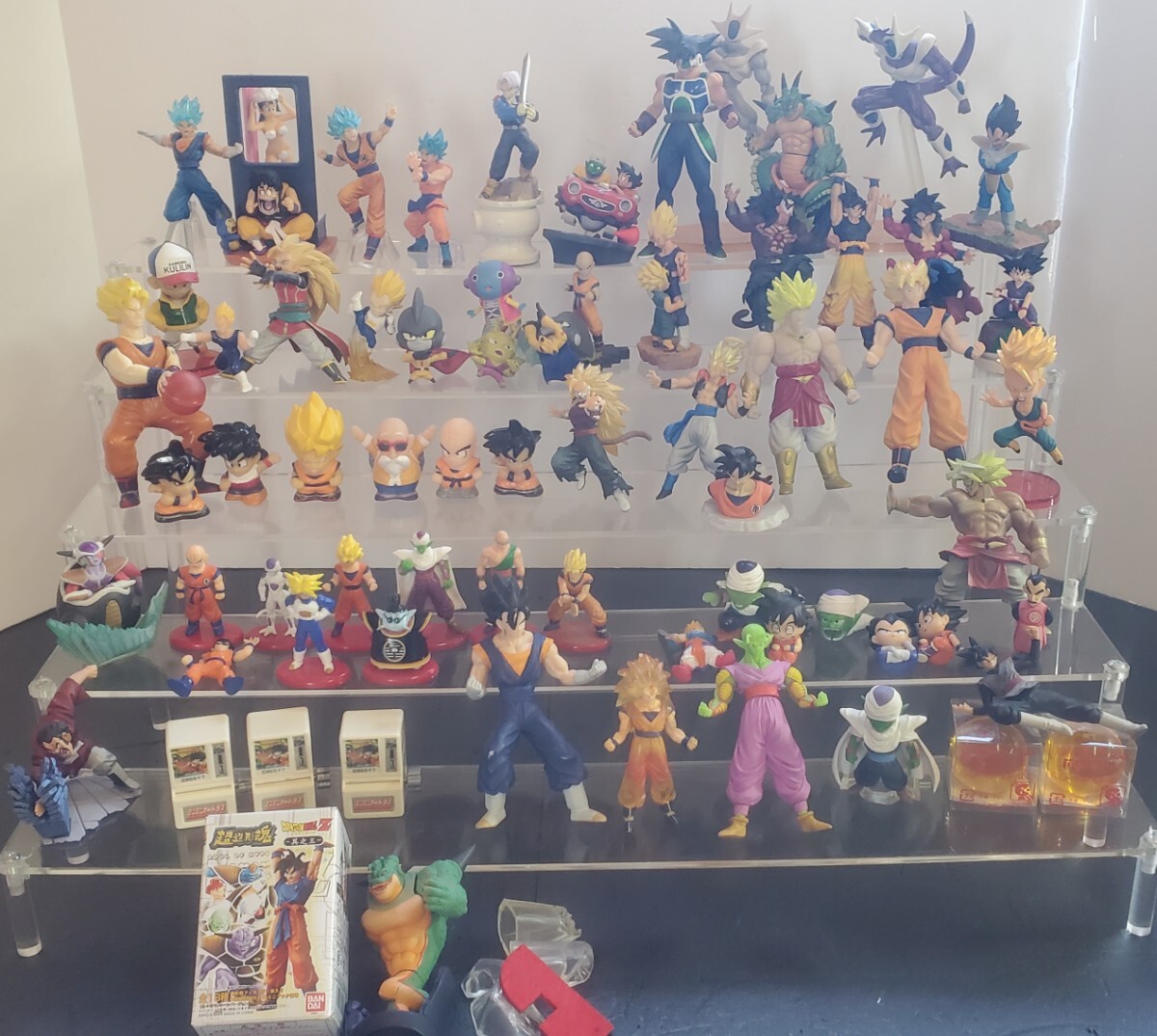 ドラゴンボール 大量 フィギュア　DragonBall ミニフィギュア カードダス　ピッコロ　ベジータ　セル　悟空