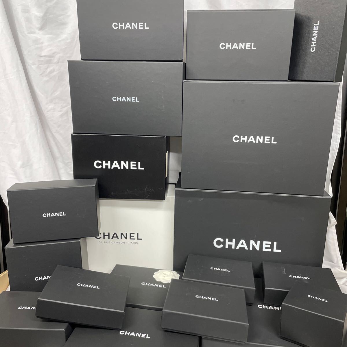 Yahoo!オークション - シャネル CHANEL 空箱 19個 空き箱 BOX Yahoo!オークション - シャネル CHANEL 空箱 19個 空き箱 BOX